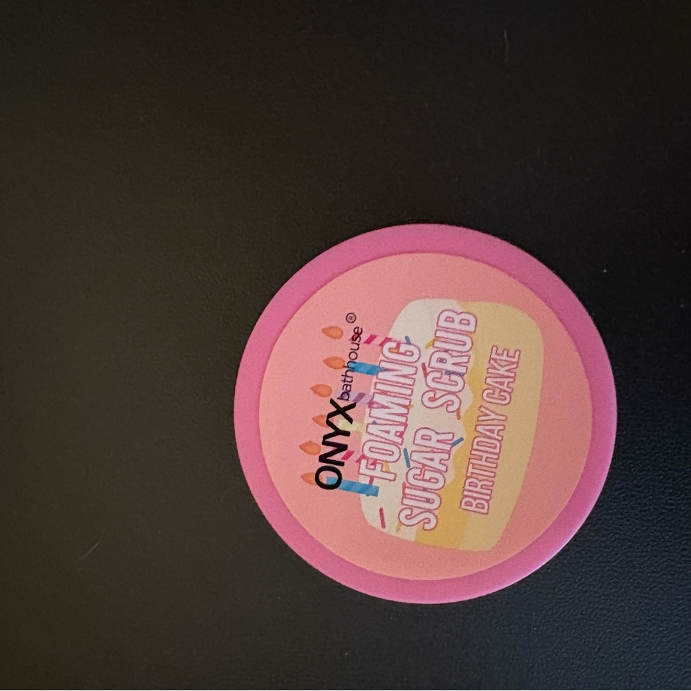 Onyx Foaming Sugar Scrub in Pink